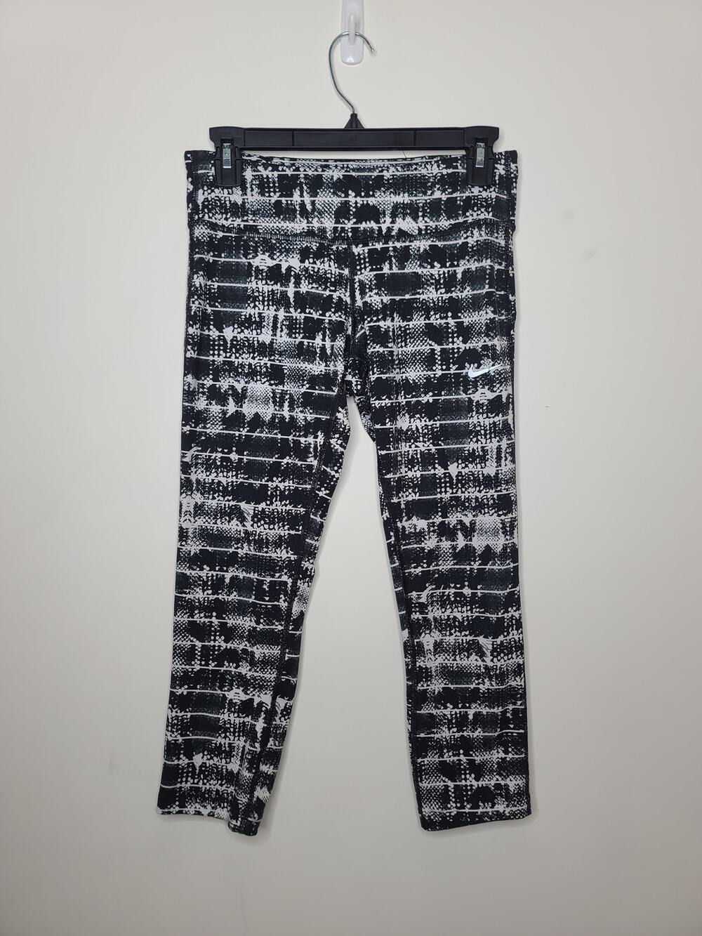 Nike Dri-Fit black white striped capri leggings - small